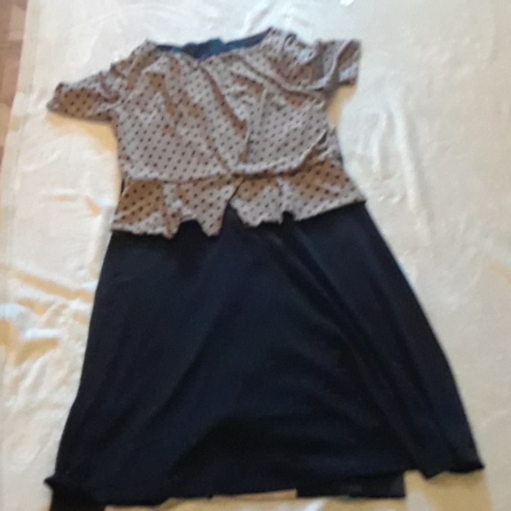 Dress - Picture 2 of 2